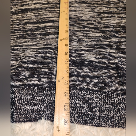 International Concepts hoodie size large - Picture 7 of 8